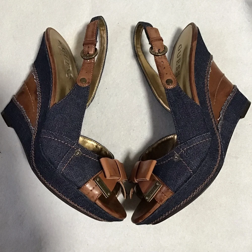‼️SOLD‼️GUESS DENIM LEATHER SANDALS - Picture 8 of 10